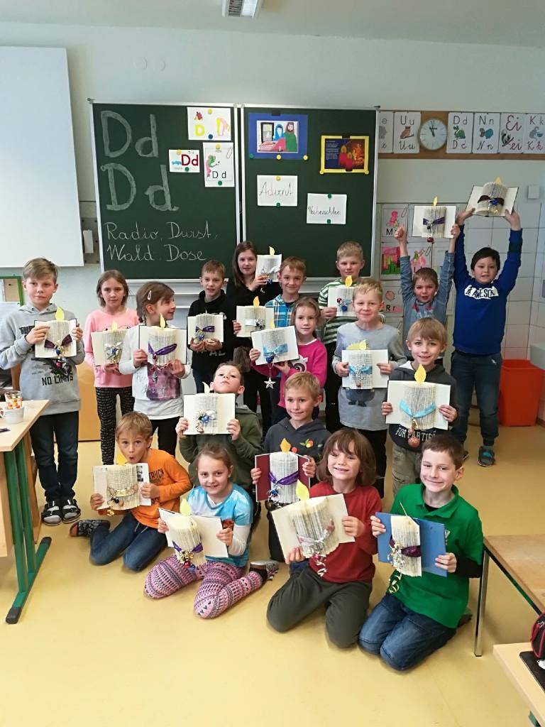 Bücherfalten mit der Volksschule