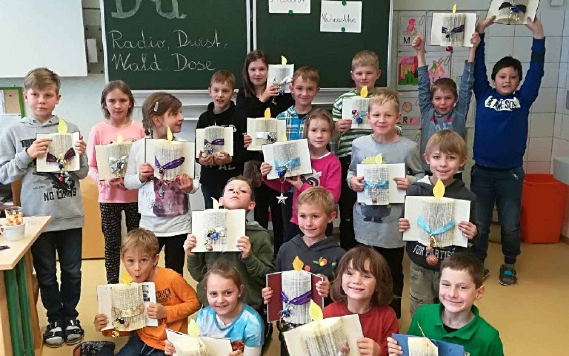 Bücherfalten mit der Volksschule
