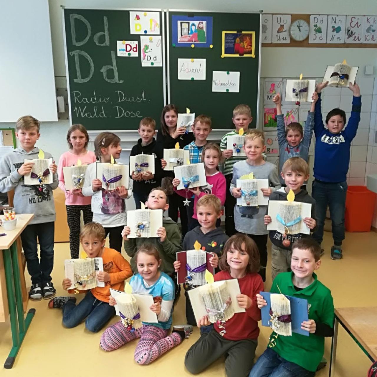 Bücherfalten mit der Volksschule